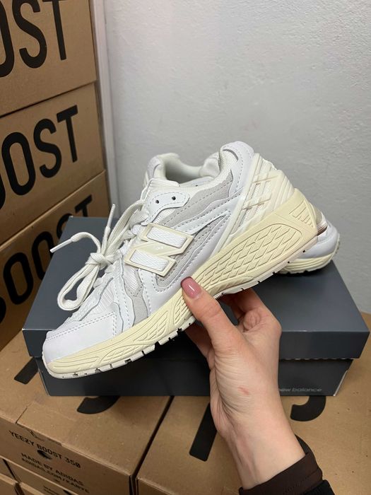 Білі та чорні (36-45) New Balance 1906D Protection Pack