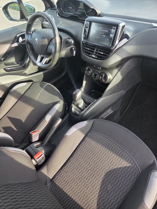 Peugeot 208 1.2  Style