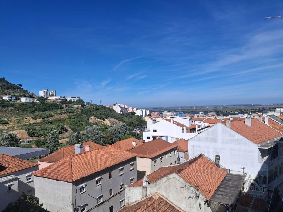 Apartamento T2 com Vista Rio em Vila Franca de Xira – Bom Retiro