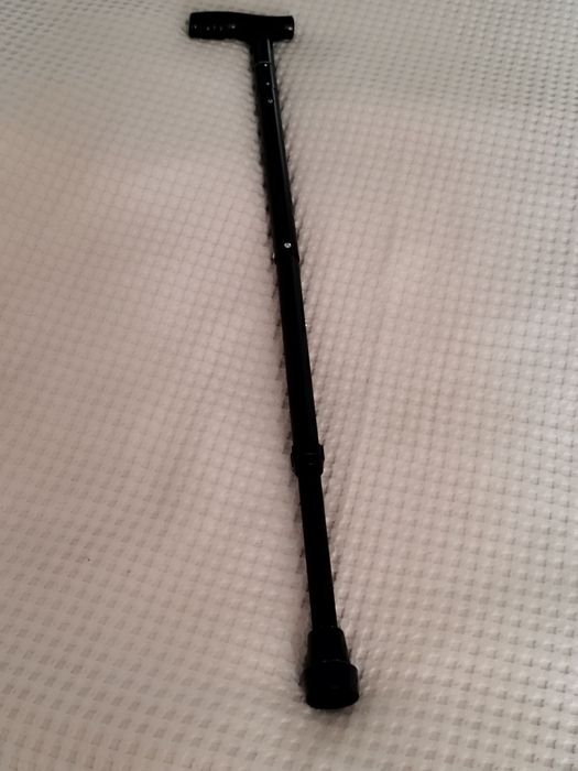 Трость с регулировкой высоты для ходьбы с секретом