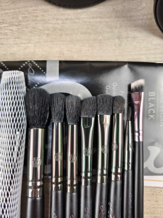 Luvia Prime Vegan Pro Black Zestaw 11 pędzli Etui
