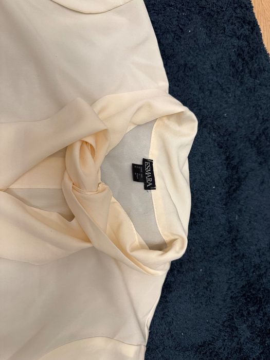 Elegancka bluzeczka  ECRU rozmiar 40 / L