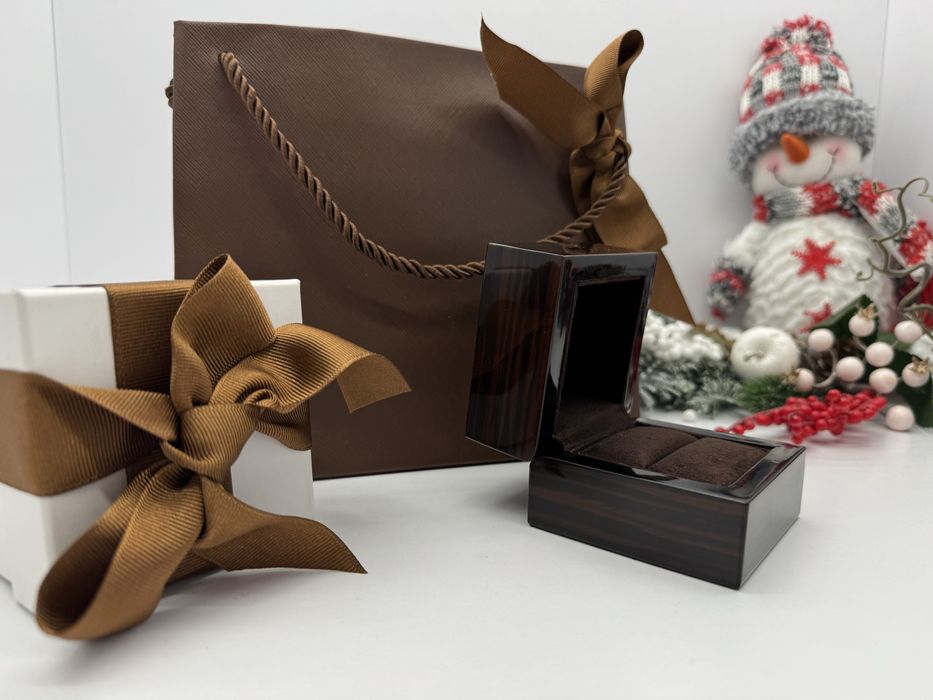 Коробок No mame під колечко без логотипу.