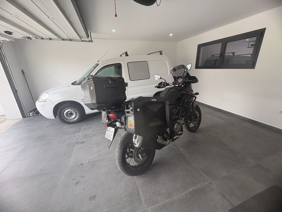 Suzuki vtro  blak  edition