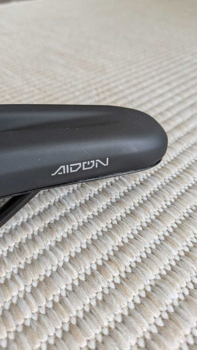 Selim de BTT Fizik Terra Aidon X3 de 145mm - NOVO