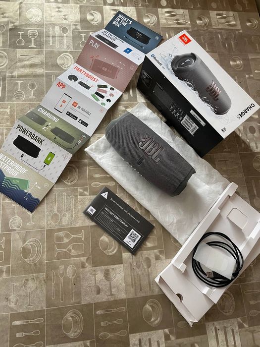 Портативна колонка JBL Connect.