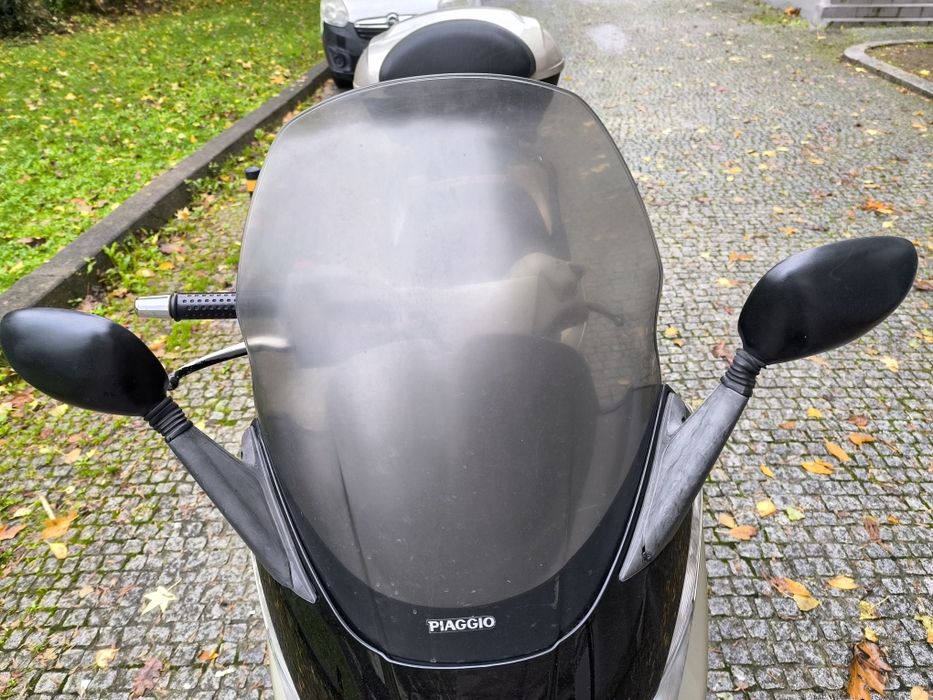 Scooter Piaggio X8 200 de 2004 inclui Top Case Piaggio