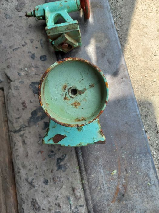 Передня і задня бабка.