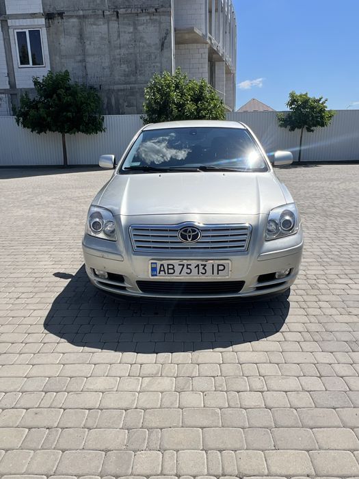 Toyota Avensis 2004 року