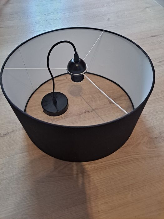 Lampa sufitowa czarna