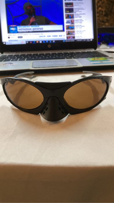 Oculos oakley plataris