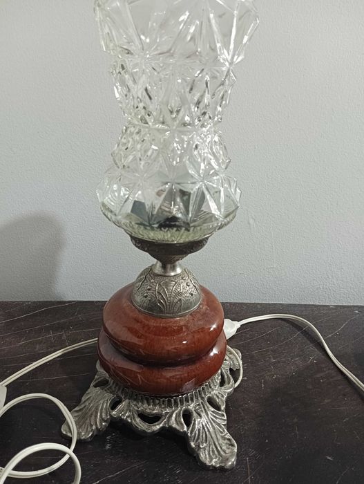 Candeeiro antigo em loiça e metal