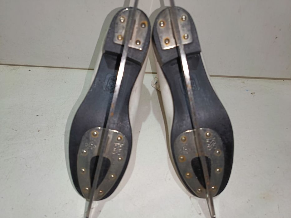 Łyżwy figurowe damskie skóra POLSPORT  rozmiar 38