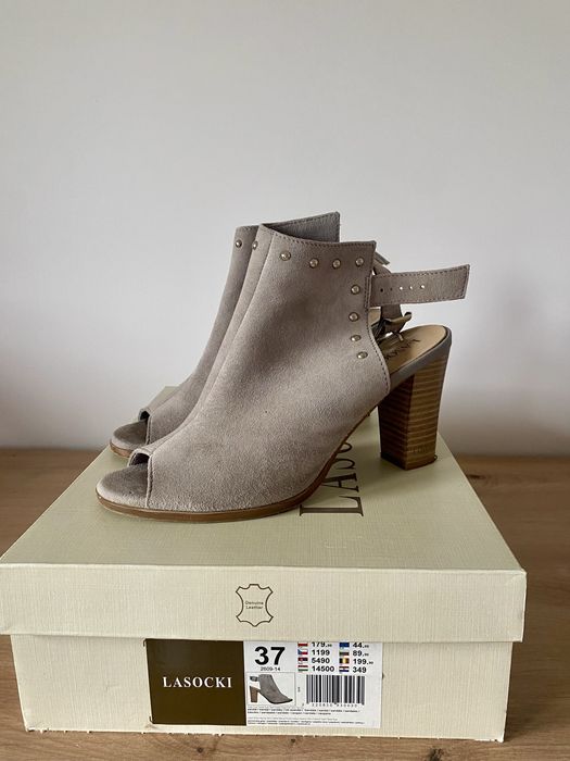 Buty na obcasie Lasocki