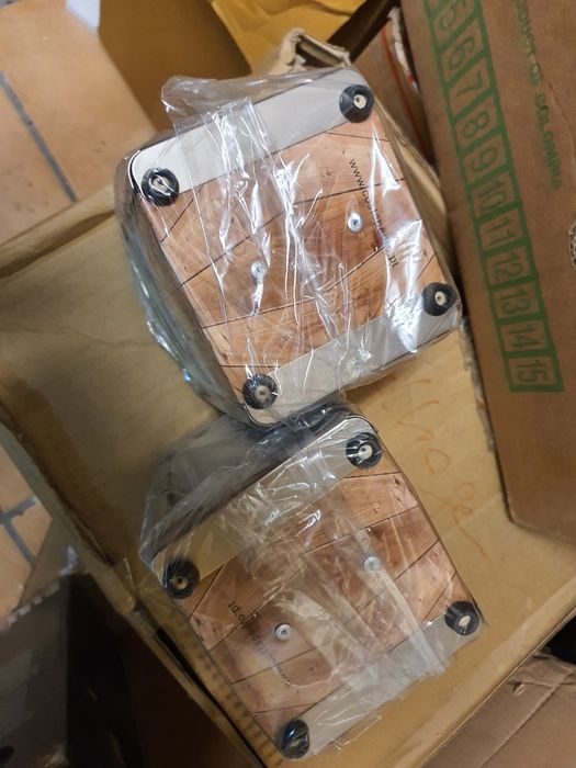 2 dispensadores novos, de guardanapos