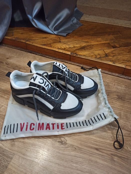Продам женские кроссовки Vic Matie(Italy).Размер 39.. Кожа натуральная
