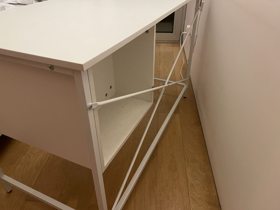 Secretária branca 120Cx60L