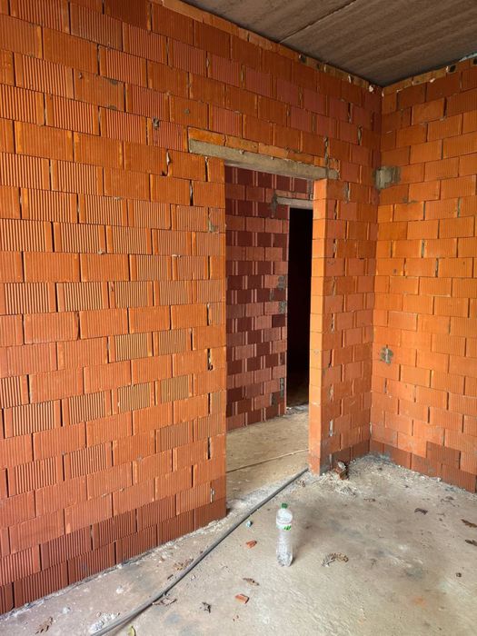 Доступні сучасні тауни біля озера. Газ є