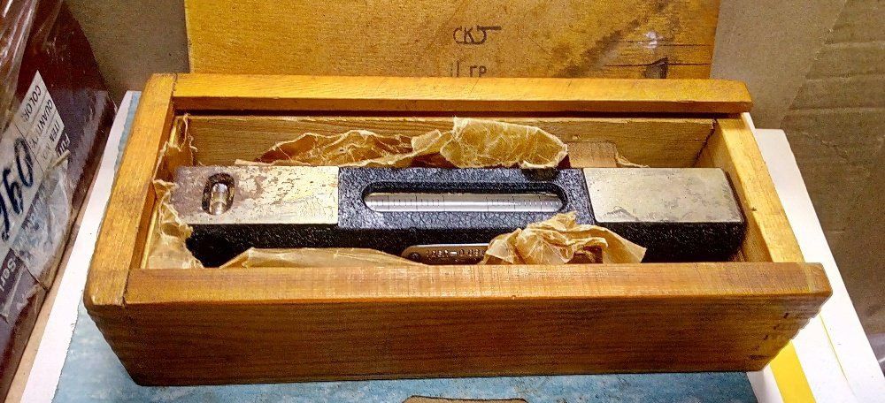 Уровень станочный ( брусковый, рамный)