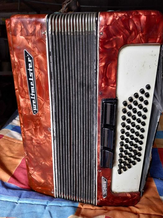 Acordeão Weltmeister Stella