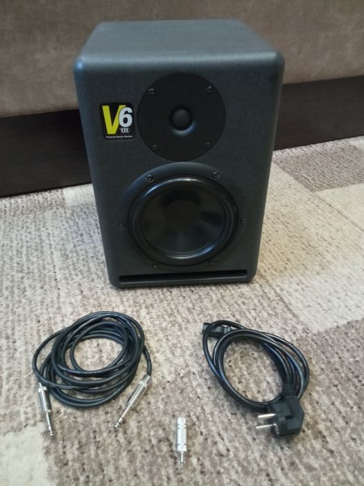 Студійний монітор KRK V6