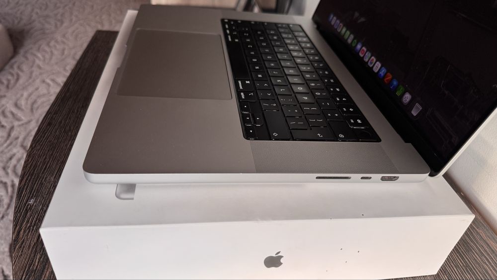 Macbook Pro 16 cali M1 Pro