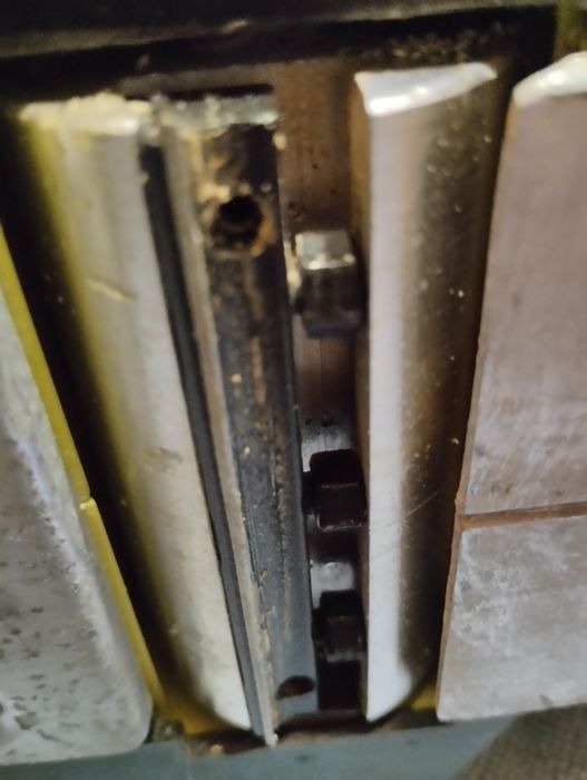 Рубанок електричний RUOBI