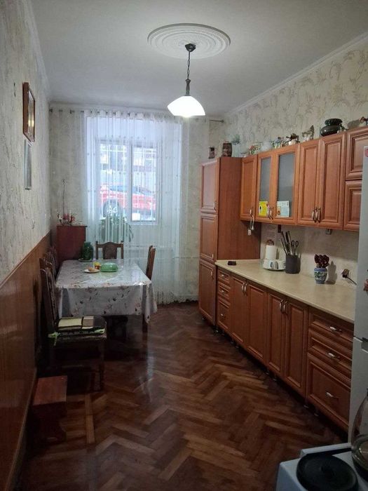 2-кімнатна квартира на перетині вулиць Кузнечної та Льва Толстого — у самому центрі міста