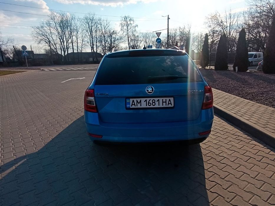 Skoda Octavia 2017 VIN TMBJJ7NE8J0104297 фото оголошення 7 з 22