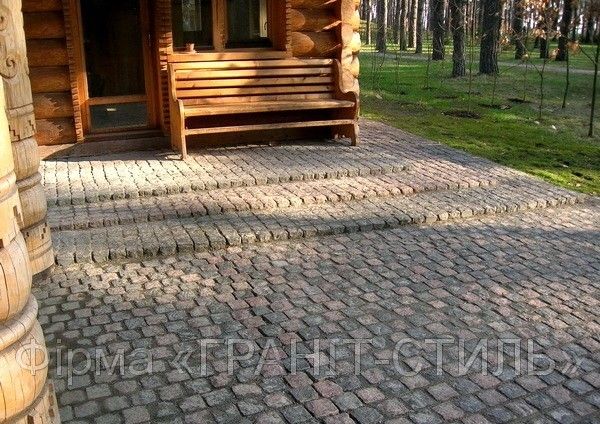 Гранітна і базальтова бруківка. Природній камінь.Облицювання. Блоки