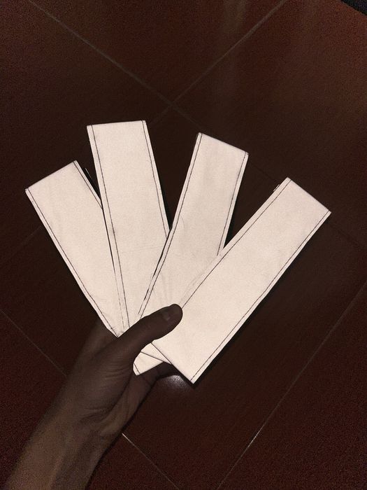 Світловідбиваючі браслети 4шт (одягаються як на ноги, так і на руки).