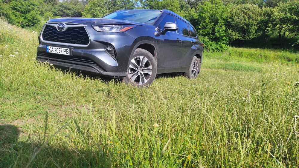Продам авто Toyota Highlander