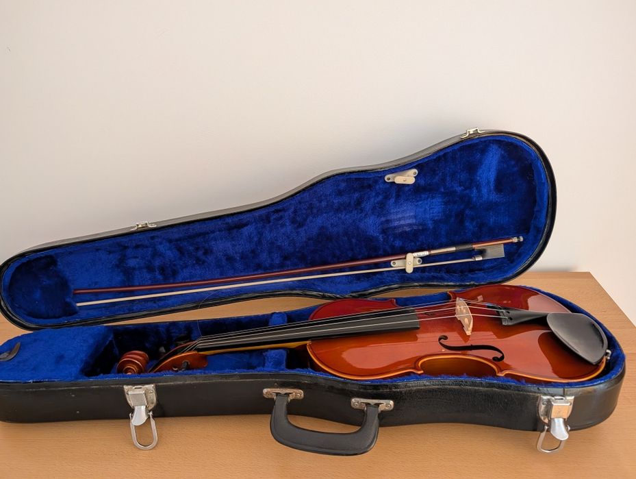 "Violino 4/4 Maple Leaf com estojo e arco"
