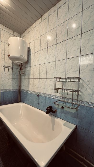 Продам гарну квартиру в приватному будинку