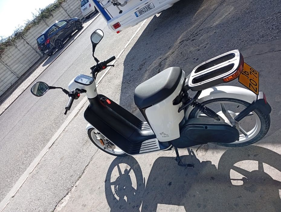 Scooter elétrica Askoll es-pro 50