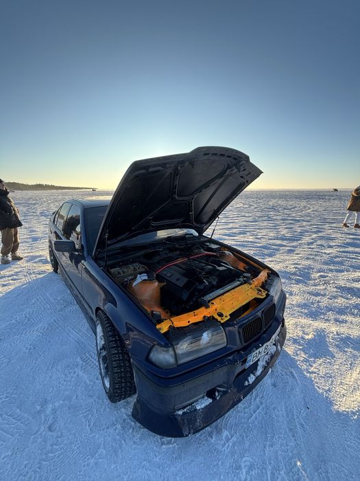 Продам BMW E36.