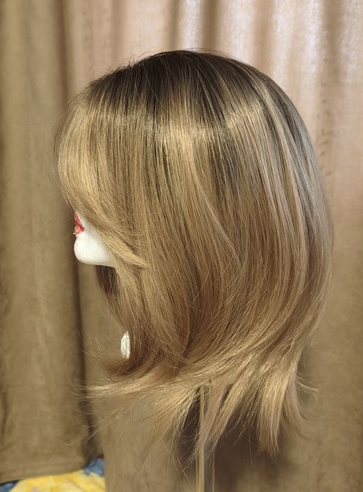 Перука жіноча. Парик