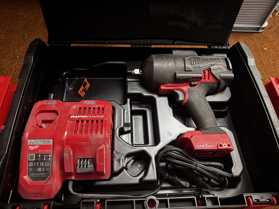 Klucz udarowy milwaukee  M18 ONEFHIWF12-502X idealny stan walizka