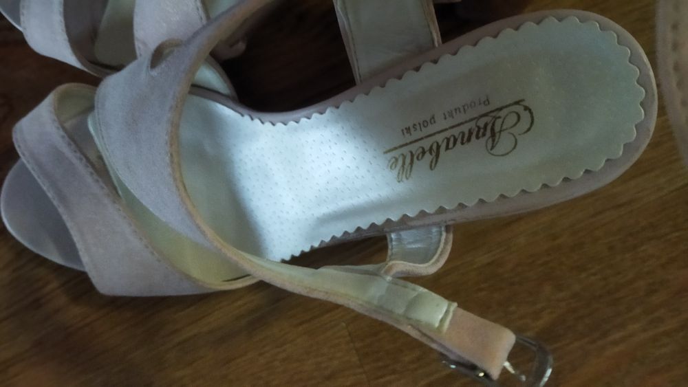 Buty na obcasie stan bardzo dobry