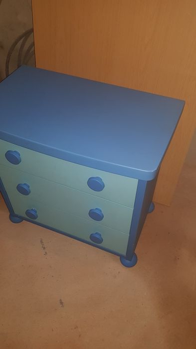 Comoda para quarto de menino