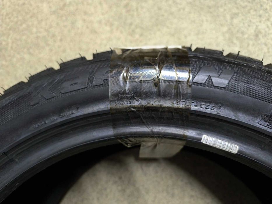 Продам  шины  зимние  б/у  225/50 R17 98 ,H , XL  Kapsen Ice Max RW501