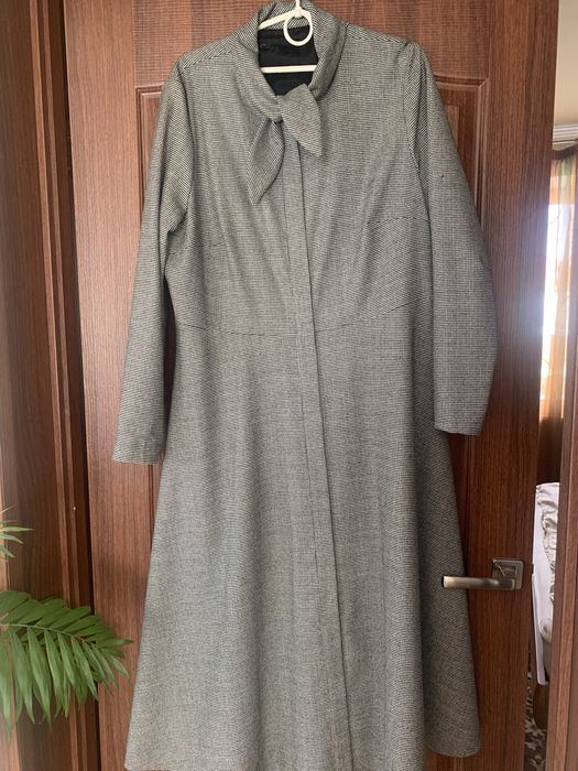 Елегантна сукня р-р 42-44 ESCADA. Нова.