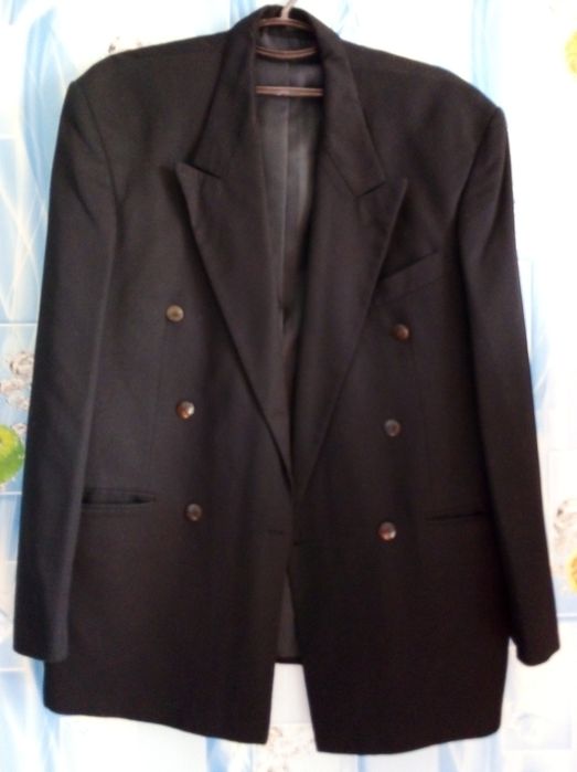 Продам мужские пиджаки-46,50,52 р-ров