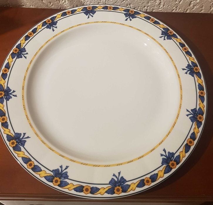 Serviço de café, prato para bolos e Terrina Vista Alegre colecção Sonata Novo (possibilidade entrega Lisboa