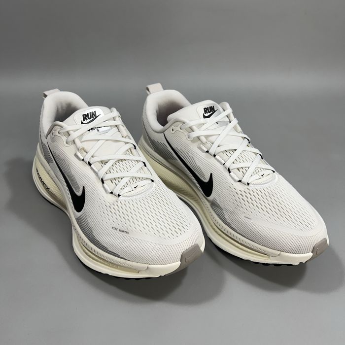 Бігові кросівки  чоловічі Nike Vomero 18 «Coconut Milk» (HM6803-101)