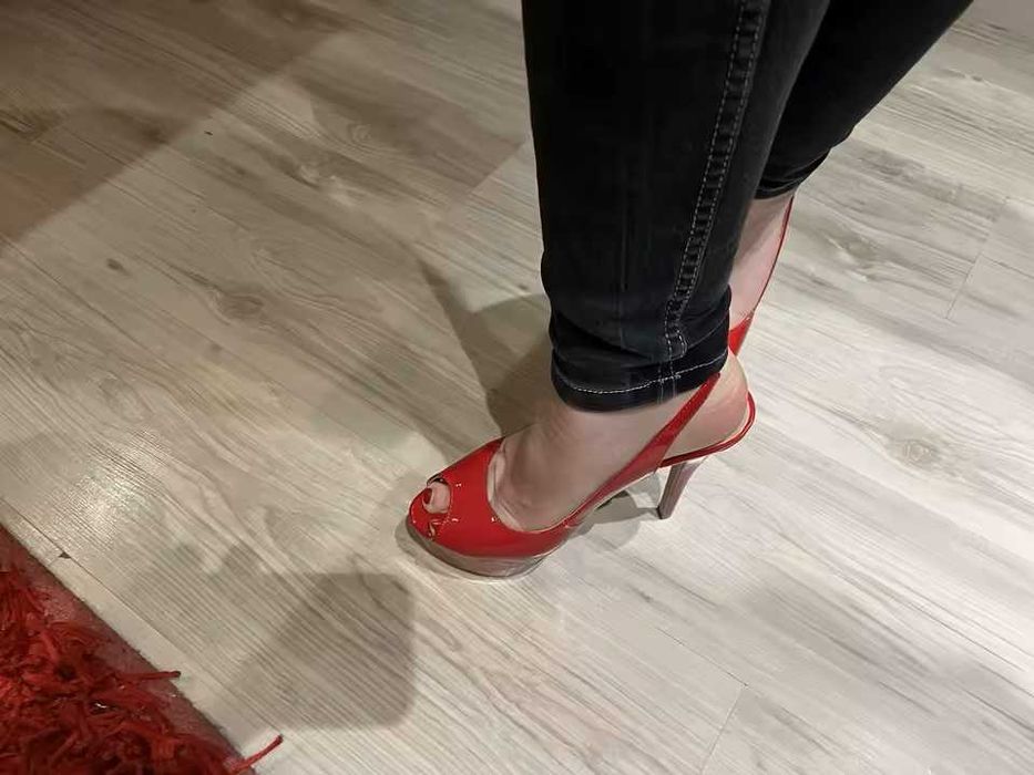 Sandały na wysokim obcasie