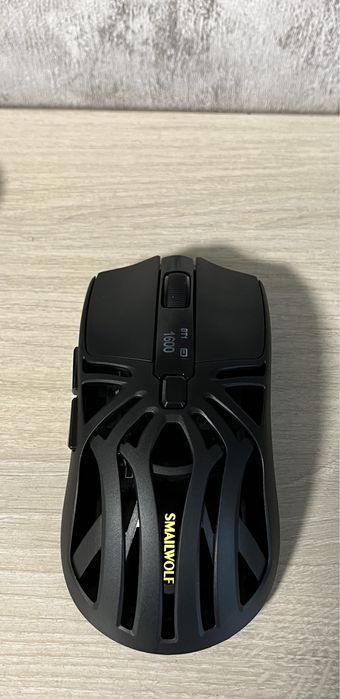 Безпровідна ігрова мишка SMAILWOLF RS8 -НОВА- чорного кольору