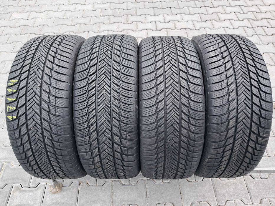 Резина зимова, 99%, Bridgestone Blizzak LM001 MO 235\50 R19 (арт.17114)