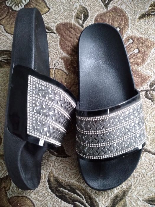 Шлепанцы 38 размер