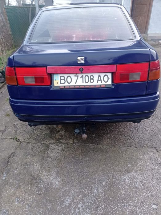 Продам сеат середньому стані